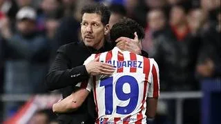 Simeone reitera que las puertas están cerradas para Julián Álvarez y el Barcelona