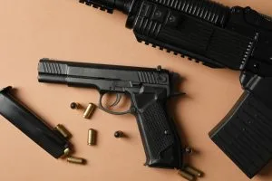 Medidas de controle de armas ainda não atingiram nível esperado, diz TCU