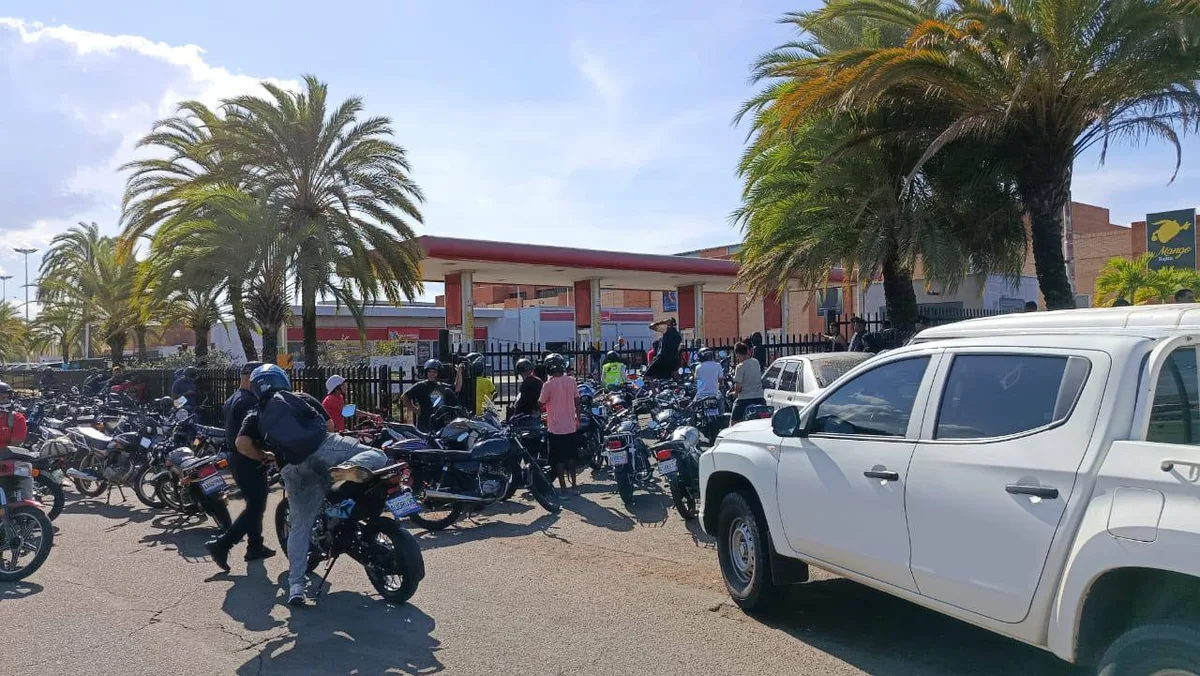 Motorizados protestaron en Puerto Ordaz por restricciones de gasolina en estaciones de servicio