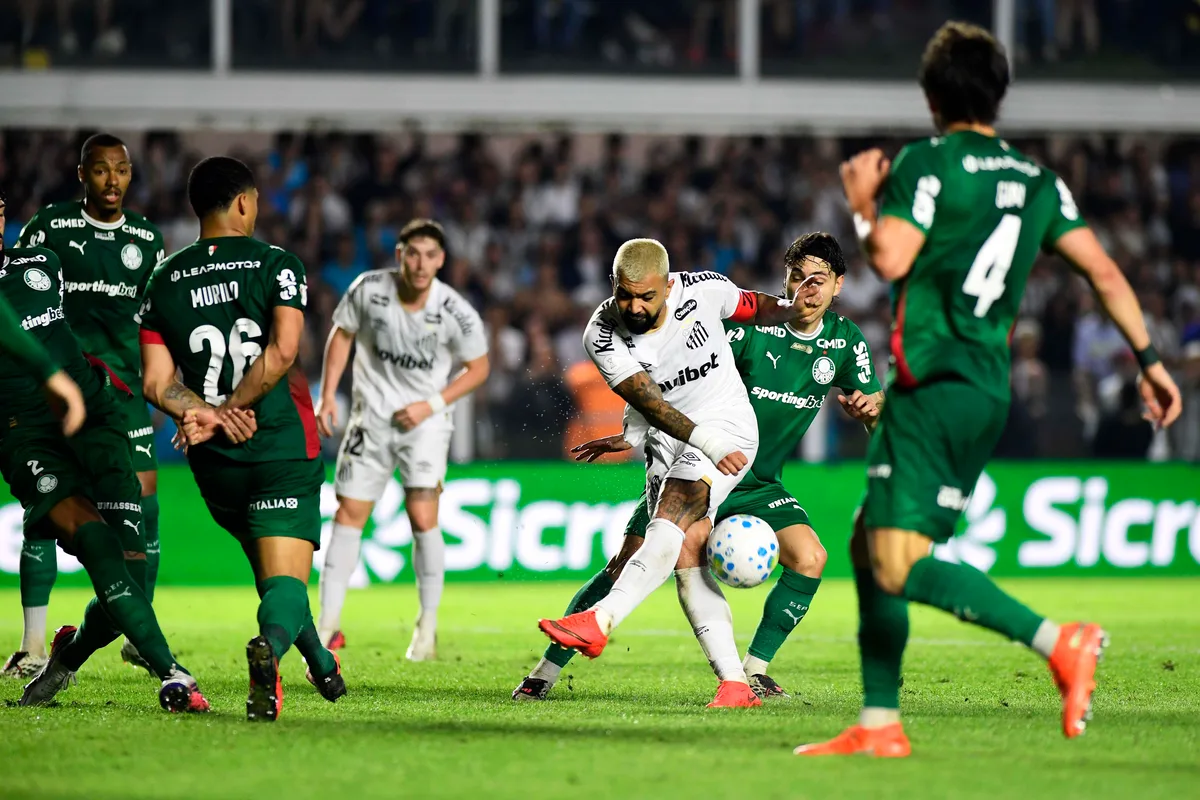 Análise: Santos é competitivo, mas sofre com antigos problemas e cai na Copa do Brasil