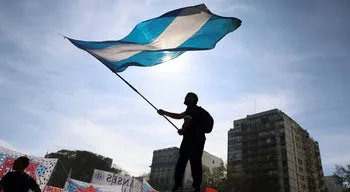 Amnistia Internacional denuncia uso crescente de tecnologias de vigilância na Argentina