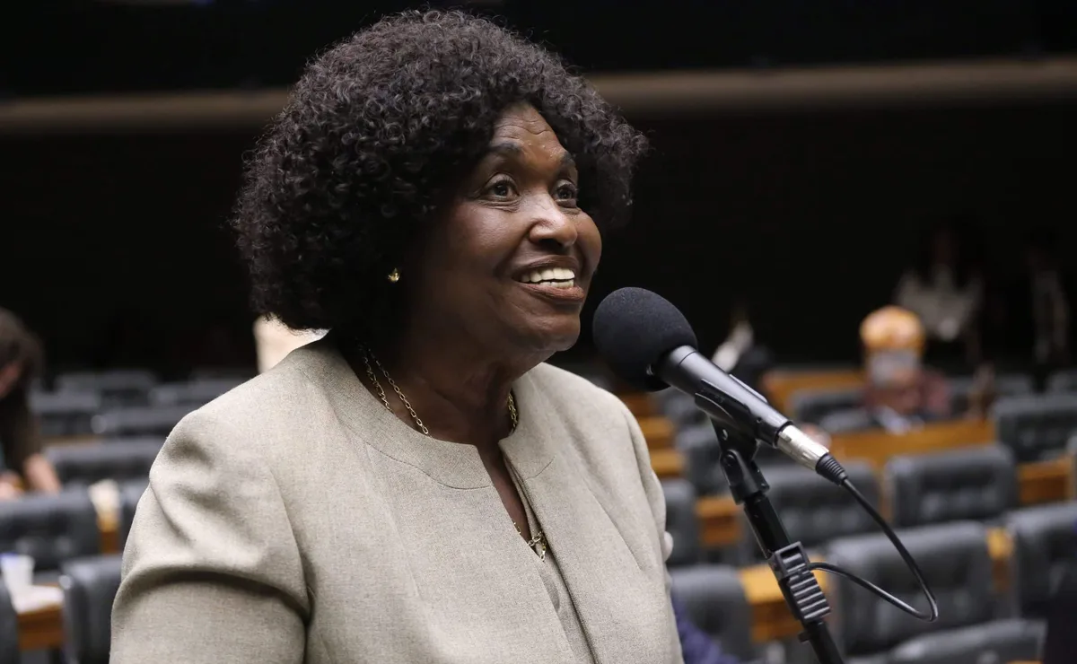 Senado no RJ: Benedita da Silva (PT) lidera de forma isolada, aponta pesquisa