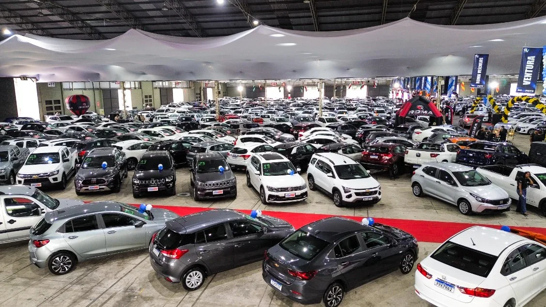 Feirão de seminovos no Pavilhão de Carapina tem mais de 2 mil veículos elétricos, híbridos e a combustão
