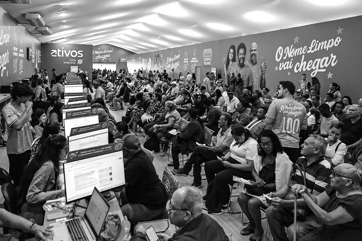 Gasto p�blico e juros sufocam a economia