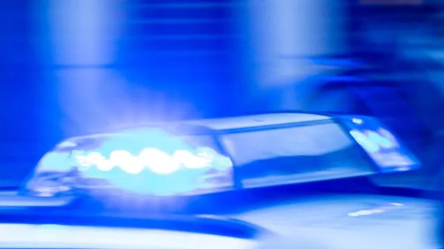 Kriminalität: Streit eskaliert: Zwei junge Männer mit Messer verletzt