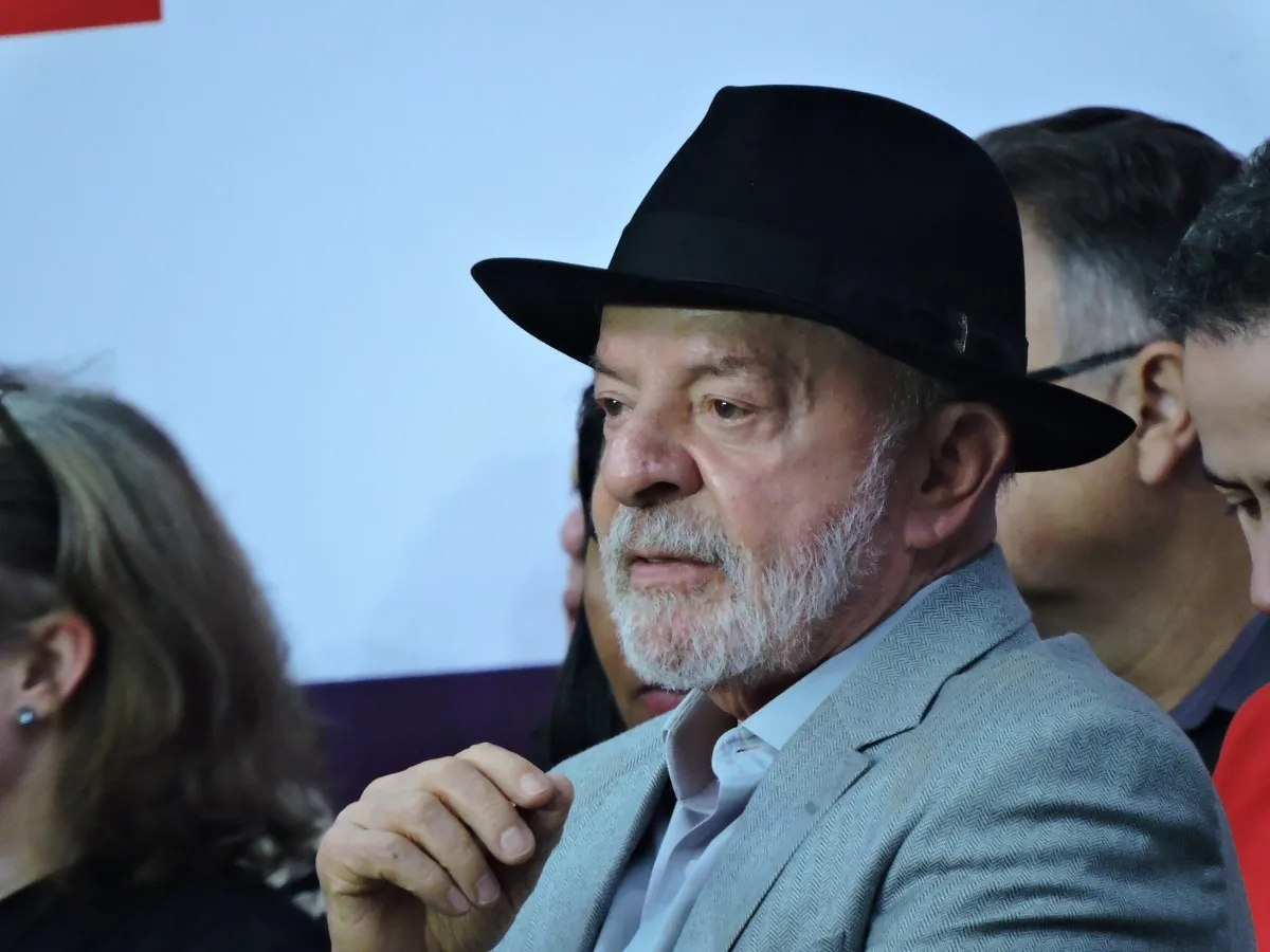 PoderData/Aya: governo Lula é desaprovado por 50%; 42% aprovam
