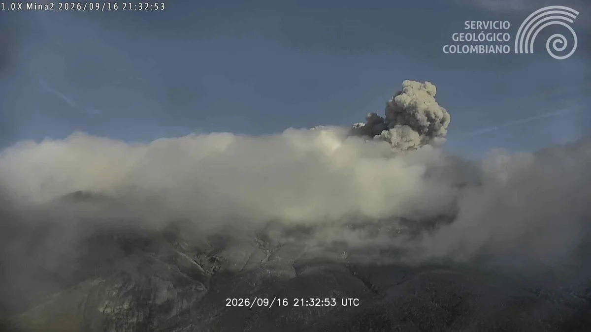 El Servicio Geológico mantiene la alerta naranja por cambios en la actividad del volcán Puracé: se registraron tres emisiones de ceniza