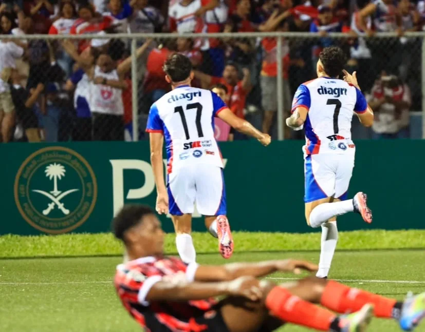 Terremoto en la Copa Centroamericana: Firpo rompe el invicto tico y lidera la gran rebelión salvadoreña