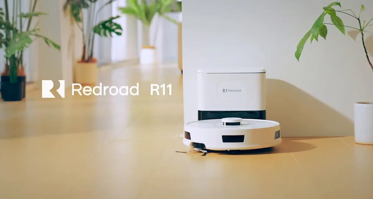 Robô aspirador Redroad R11 tem sucção de 20.000 Pa e base com autocoleta