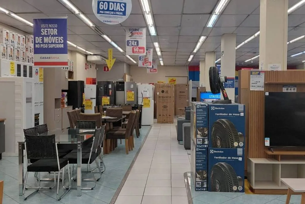 Casas Bahia demitiu quase 12 mil funcionários desde 2023