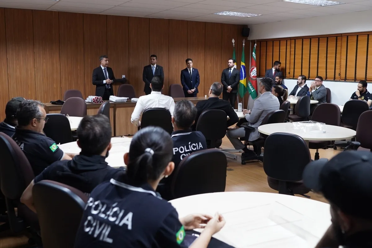 Justiça libera nove advogados presos por suspeita de atuar como 'pombo-correio' de facções no Ceará