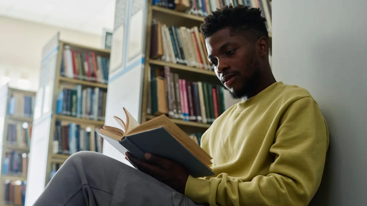 Bücher: Können diese neun Romane eine Therapie ersetzen?