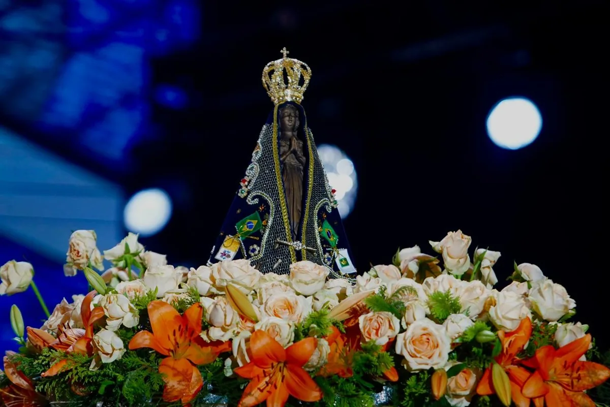 Dia de Nossa Senhora Aparecida no DF tem missas e show de Frei Gilson; veja