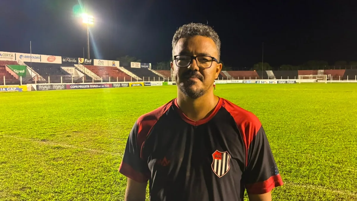 Técnico do Bandeirante valoriza classificação e diz que o clube "tem ambições maiores"