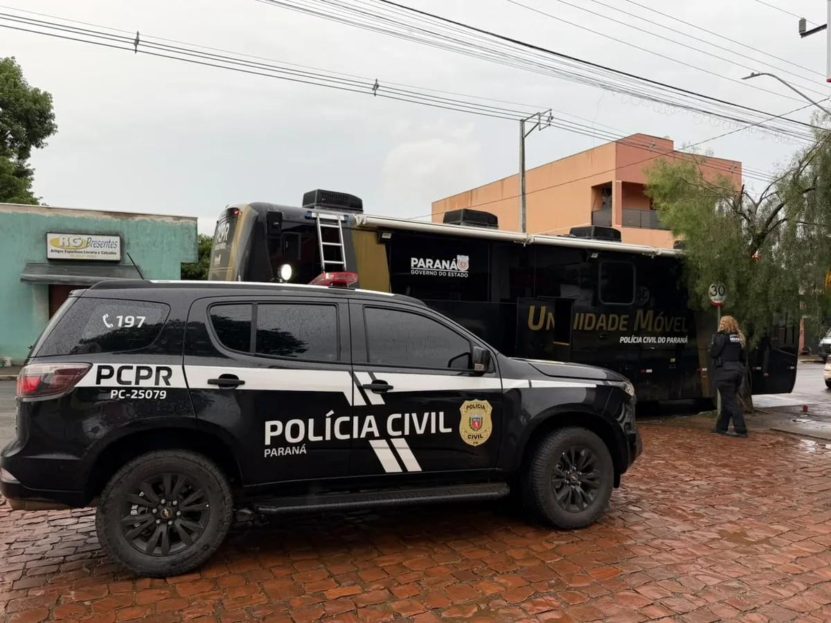 Dois homens acusados de aliciar adolescente para a prostituição são presos