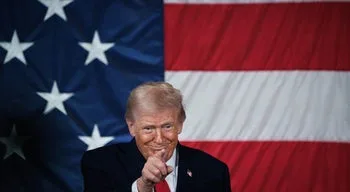 "Com efeito imediato". Trump anuncia interdição de vários meios de comunicação social na Casa Branca