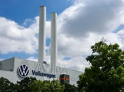 "Desaströse Kommunikation" : VW-Belegschaft geht mit Vorstand hart ins Gericht