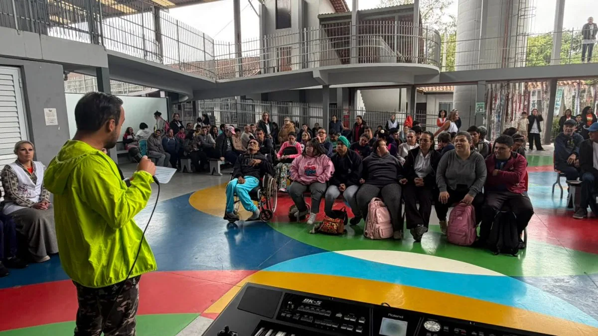 Projeto “Amor em Música” leva música, inclusão e acolhimento a instituições de Joinville