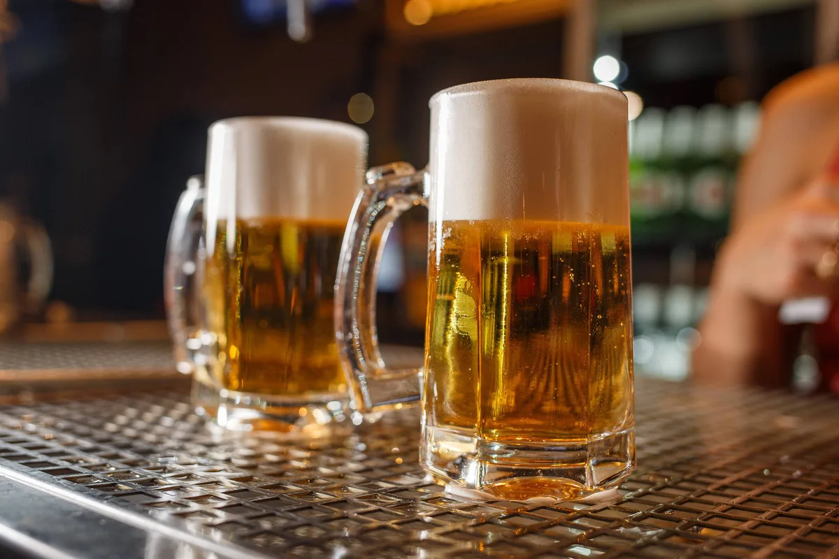 Alemanha quer abolir regra que libera álcool a adolescentes acompanhados