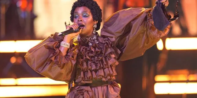 La chanteuse Lauryn Hill en service minimum à l’Accor Arena à Paris