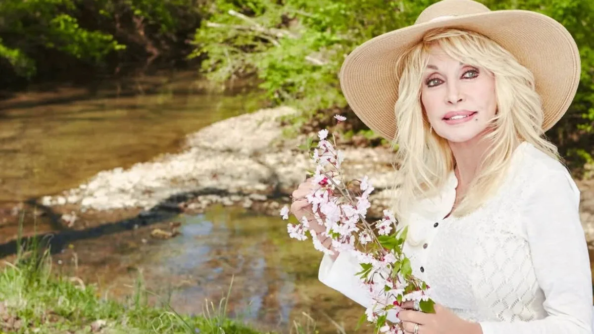 King Charles pays his respects to Dolly Parton