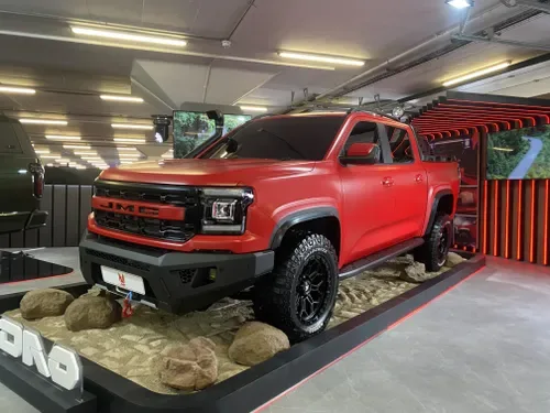 JMC takes its bakkie range upmarket with new Grand Avenue