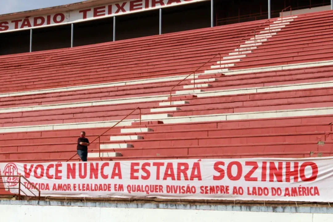 Clube tradicional renasce após 25 anos, conquista acesso e mira elite