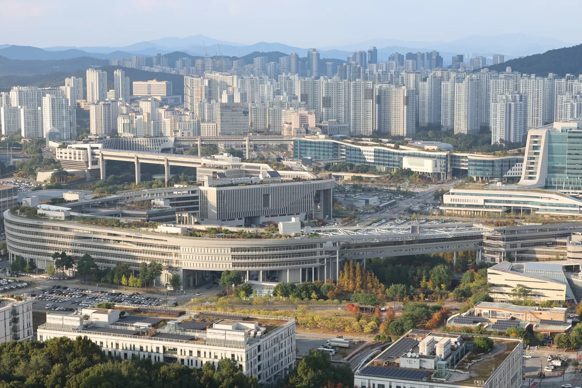 대사관들 모두 서울 있는데… 법 고쳐 외교안보 부처까지 세종으로