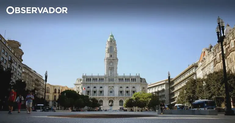 Incêndio em edifício na Avenida dos Aliados já foi extinto