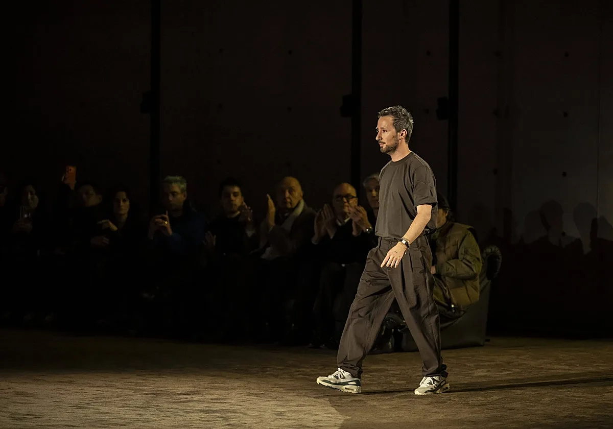 Anthony Vaccarello se despide de Saint Laurent tras una década como su director creativo