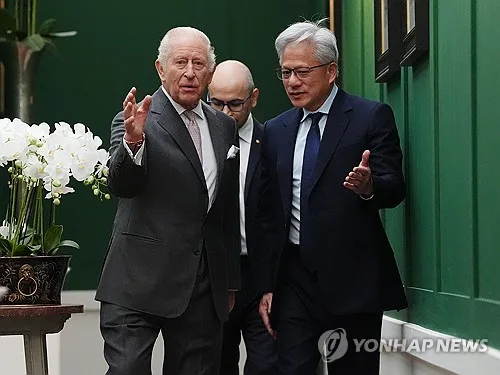 젠슨 황 등 불러모은 찰스 3세…'AI, 인류 존립에 위험' 경고