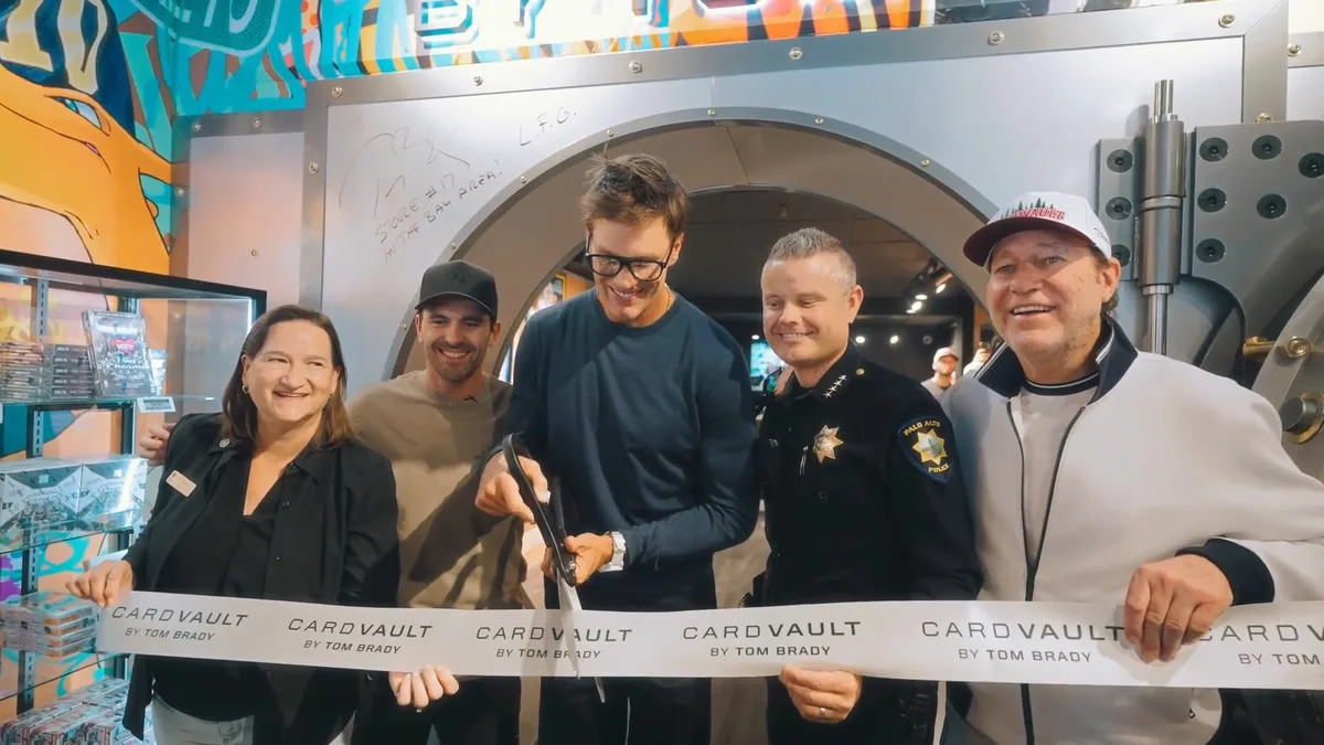 Asaltan una tienda CardVault de Tom Brady, exestrella de la NFL, una semana después de su apertura en California