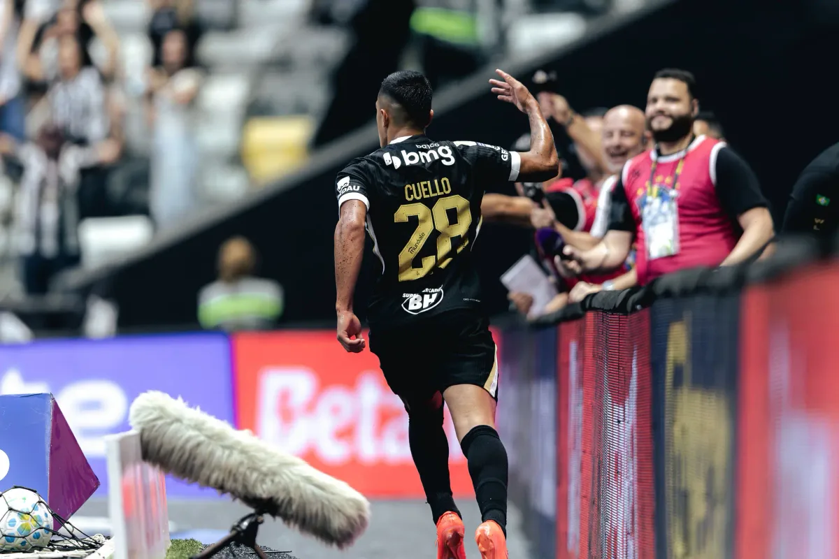 Cuello celebra vitória do Atlético-MG e projeta decisão na quarta: “Não temos que parar por aqui”