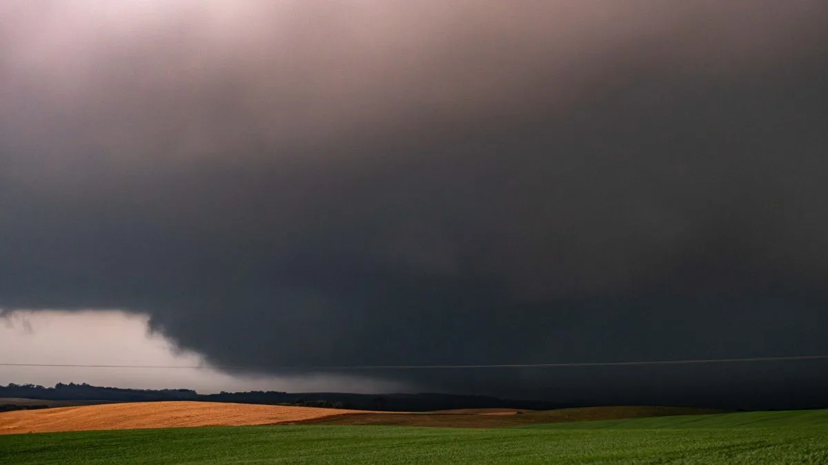 ‘Emoção a mil. É lindo e perigoso’: caçadores de tempestades registram tornado ao vivo em SC em feito inédito no Brasil