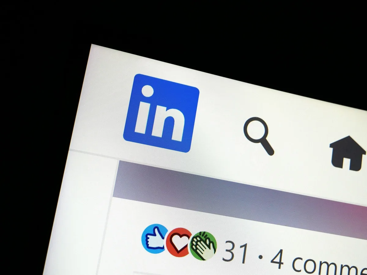 LinkedIn gagne une première bataille contre les contenus générés par IA