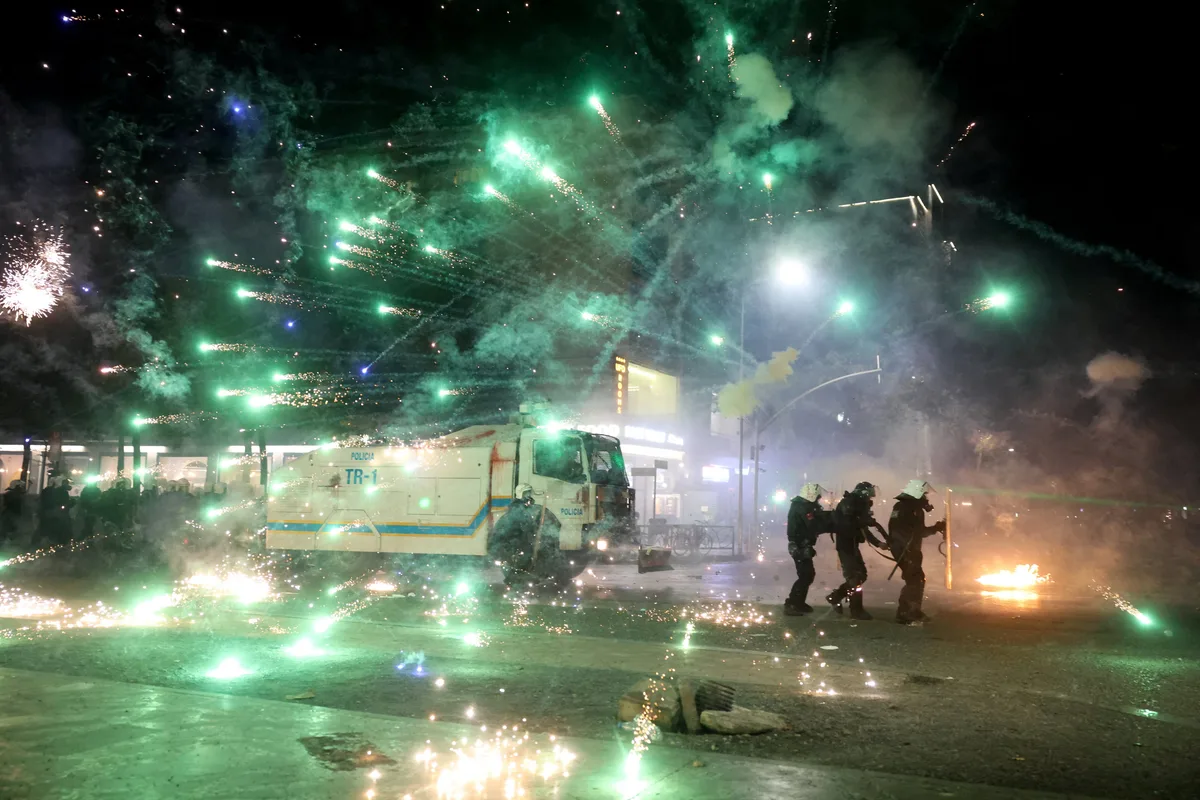 El primer ministro de Albania rechazó dimitir en el sexto día de violentas protestas: “Está en juego la negociación con la UE”