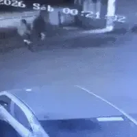 Celular esquecido levou polícia a grupo que espancou vigia e roubou carros