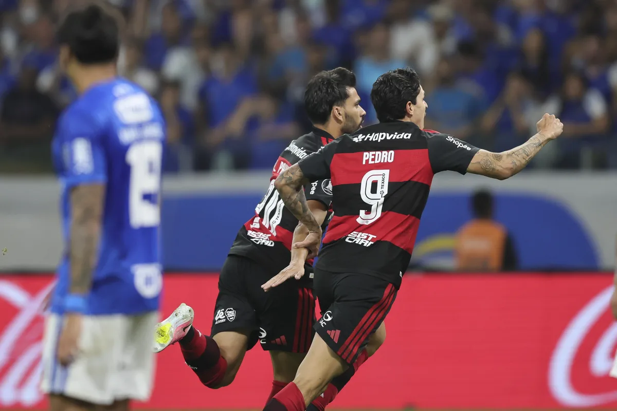 Análise: Flamengo corrige rota com talento de Pedro e Paquetá e sai do Mineirão confiante