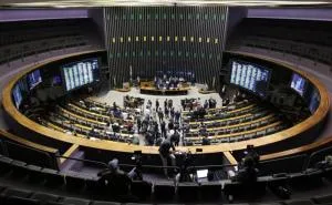 Maioridade penal aos 16 anos? Entenda o que muda na proposta analisada pela Câmara