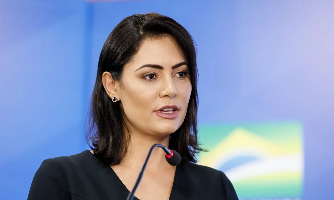 Senado DF: Michelle é a mais rejeitada entre nomes competitivos, diz Quaest