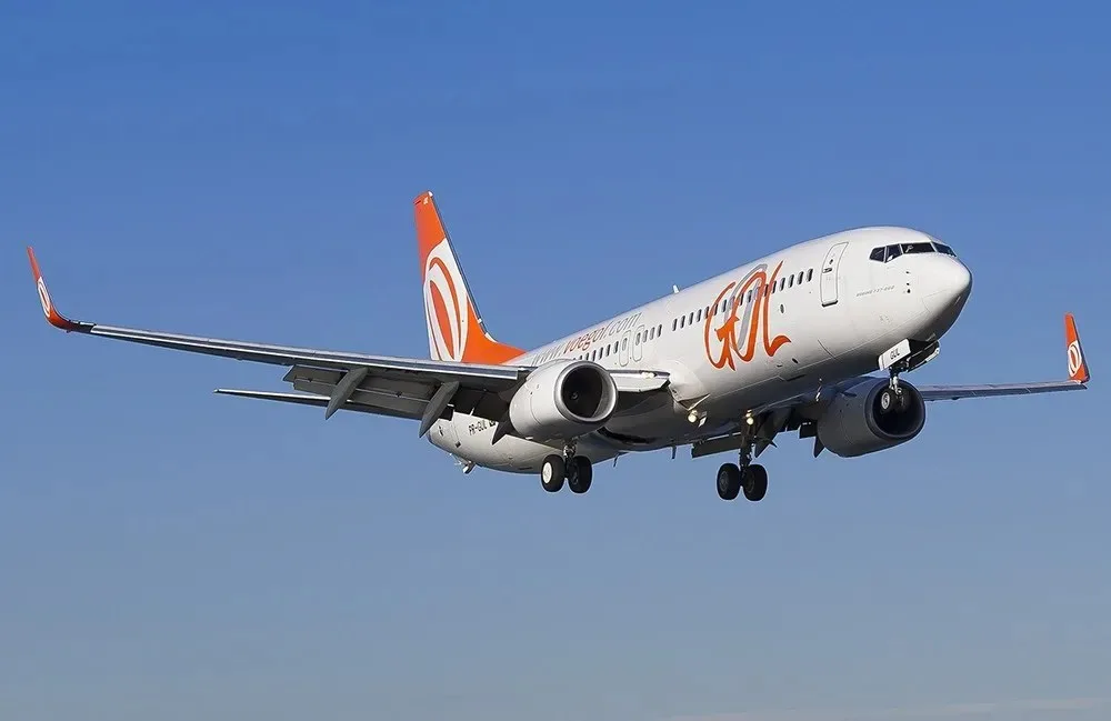 Motor de avião pega fogo durante decolagem de Goiânia para Brasília; veja vídeo