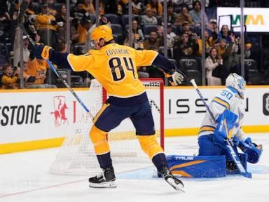 Forsberg scores first of the season as the Predators beat the Blues 5-2