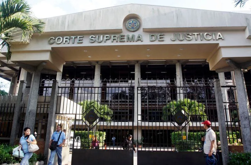 Justicia de El Salvador declara constitucional la prohibición de conciliar para reincidentes habituales