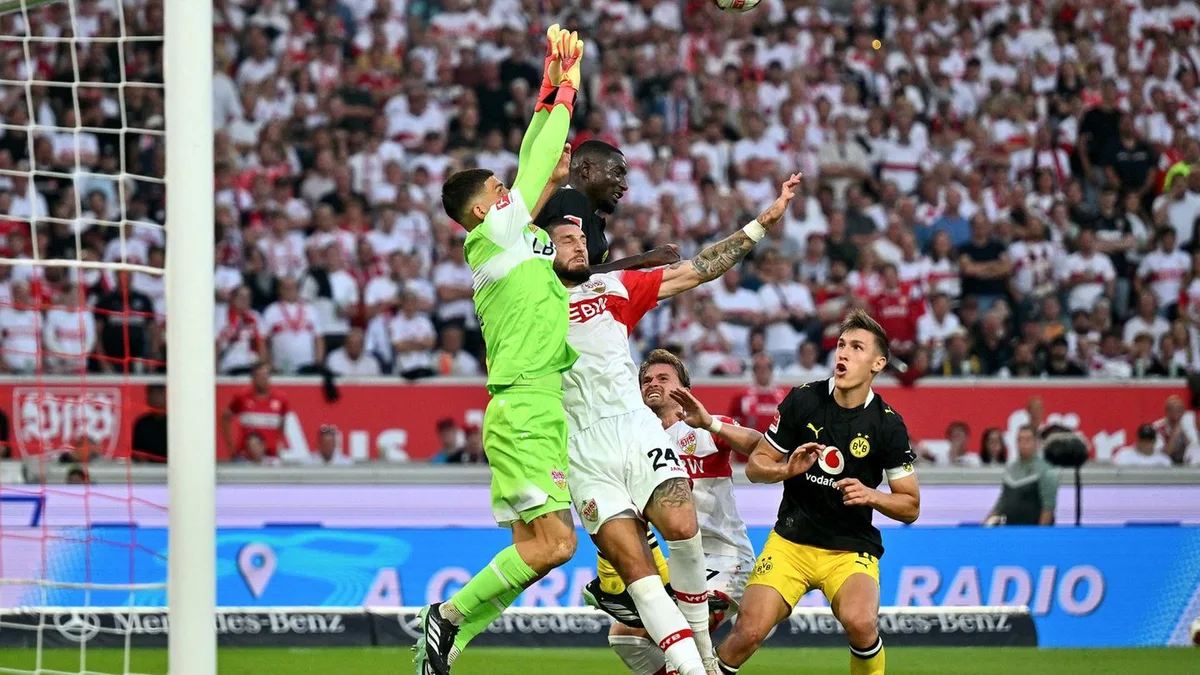 Fußball-Bundesliga: Dank Beier: BVB siegt beim VfB und übernimmt Tabellenführung