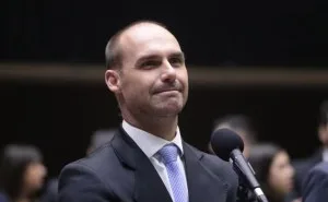 Caixa leiloa apartamento de Eduardo Bolsonaro no Rio de Janeiro