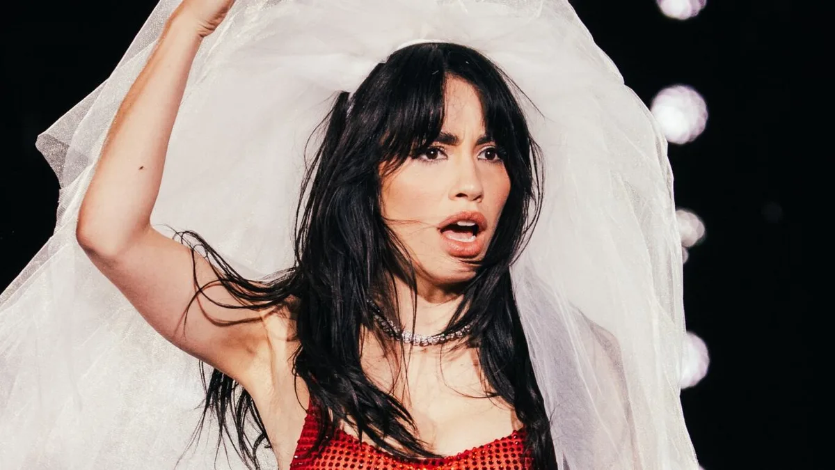 Lali presentó “1Amor (EN VIVO)”, la versión definitiva de la artista que conquistó a sus fans