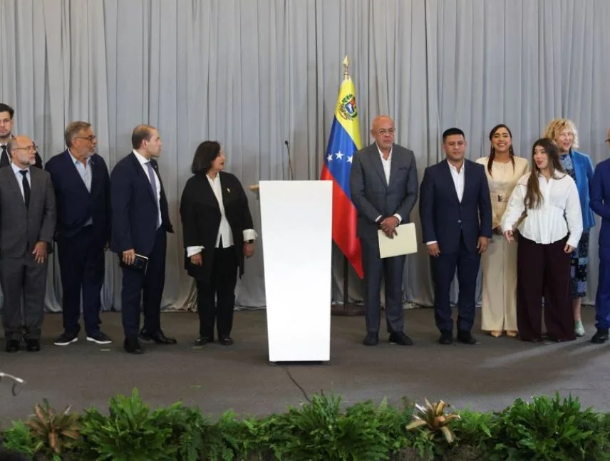Segunda ronda de diálogo nacional se prorroga hasta el viernes 25