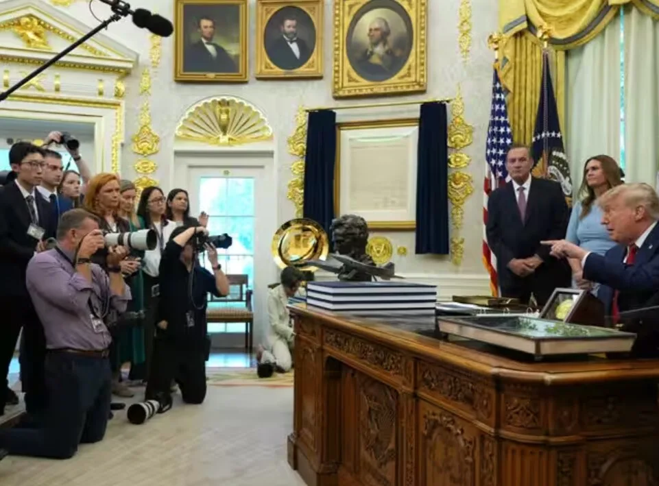 Major US TV networks suspend coverage of Trump after ban on CNN, MS NOW, Politico