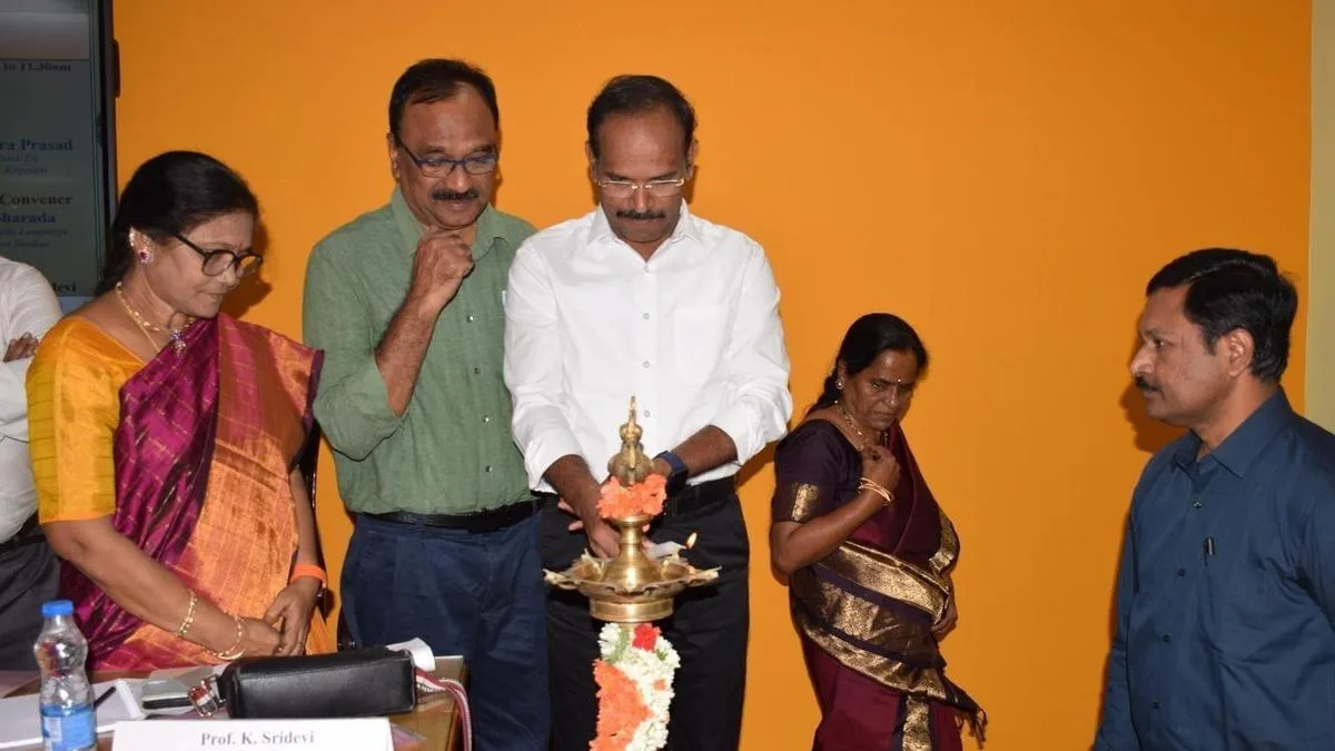 Tradition and modernity must be viewed as dynamic forces, says eminent Kannada writer
