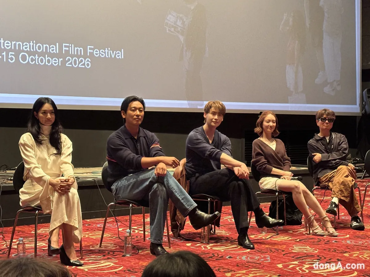 조수원 감독 “‘재혼 황후’ 어색하고 오글거릴 수도…이겨내며 봐달라” [31st BIFF]